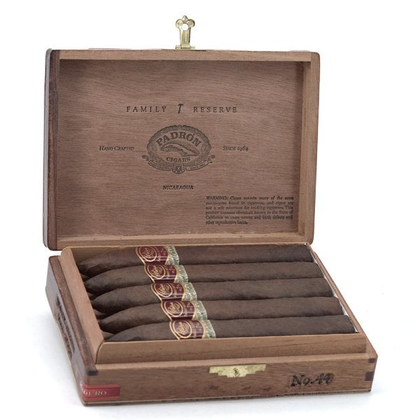 Padrón Family Reserve Serie 44 Years Maduro 帕德龍 家族珍藏 44年 馬杜羅