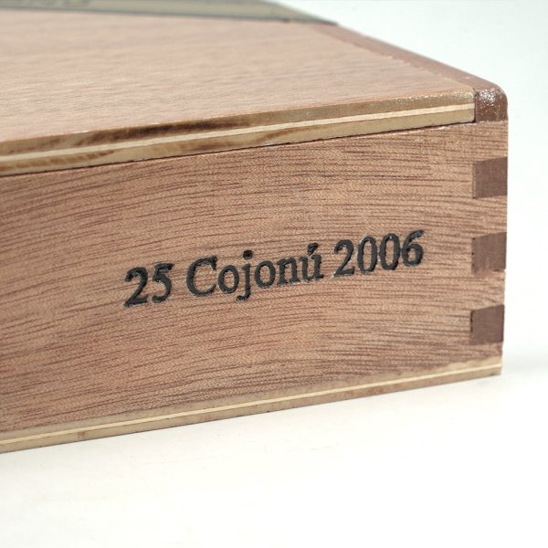 Tatuaje Cojonu 2006 塔圖 科喬努 2006